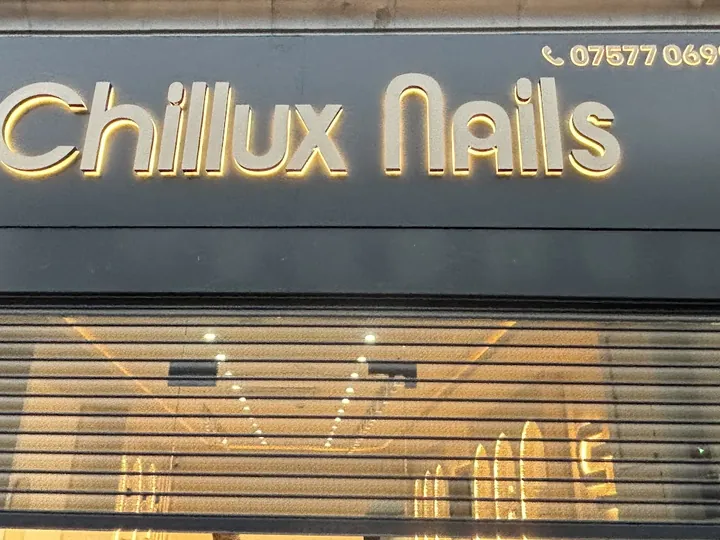 Chillux Nails sign lit up on Orpington High Street